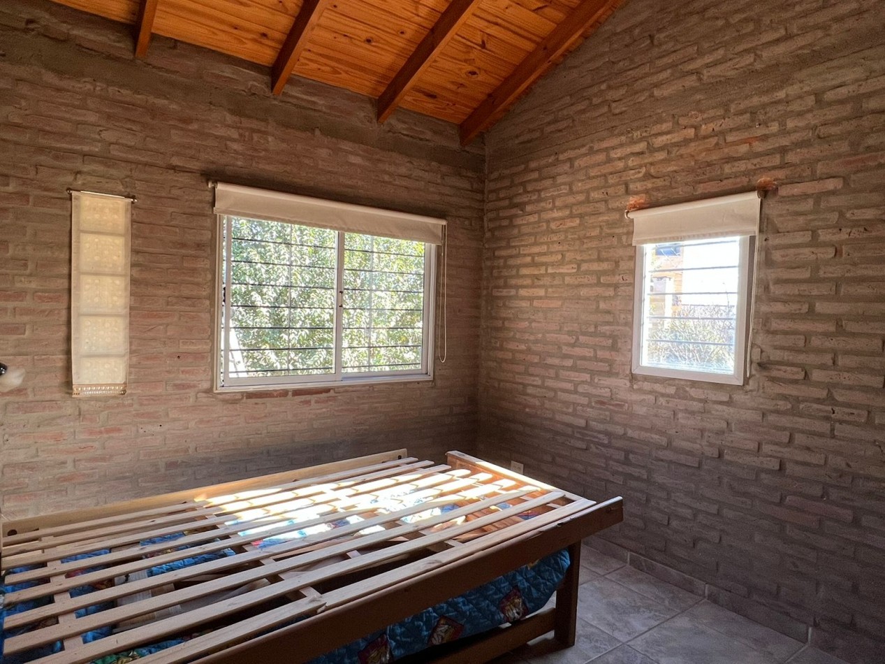 VENTA DE CASA 3 AMB. - BARRIO GUTIERREZ - LOS REARTES