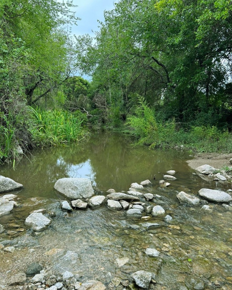 LOTE EN BARRIO TIERRAS DEL SAUCE CON COSTA DE ARROYO - VILLA GENERAL BELGRANO