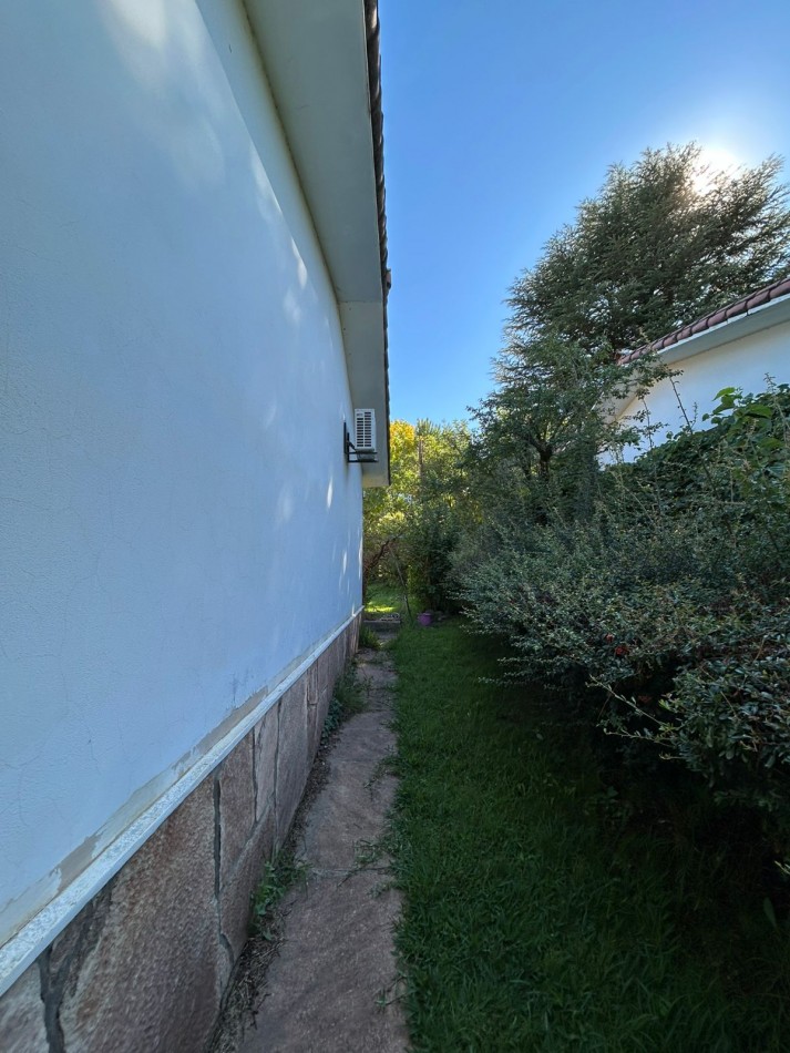 CASA EN VENTA EN VILLA GENERAL BELGRANO SOBRE CALLE MANANTIALES