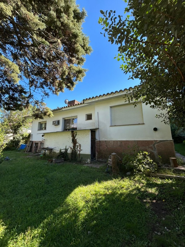 CASA EN VENTA EN VILLA GENERAL BELGRANO SOBRE CALLE MANANTIALES