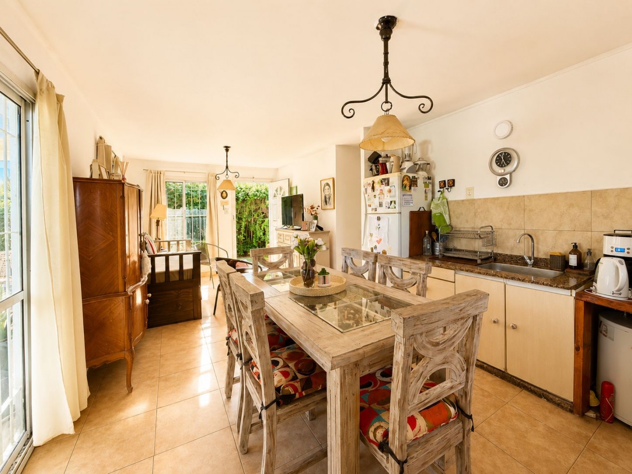 VENTA DE CASA DE 4 AMBIENTES - CERRO DE ORO