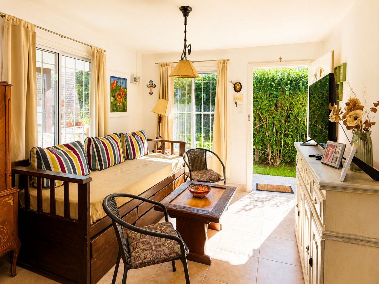 VENTA DE CASA DE 4 AMBIENTES - CERRO DE ORO