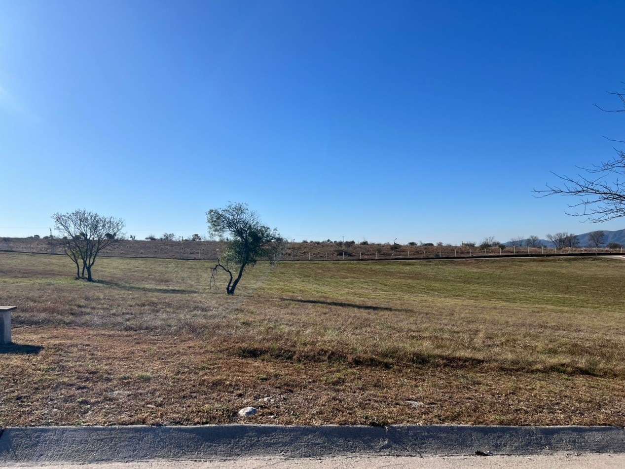 VENTA DE LOTE EN ALTOS DEL CORRAL - LOS REARTES