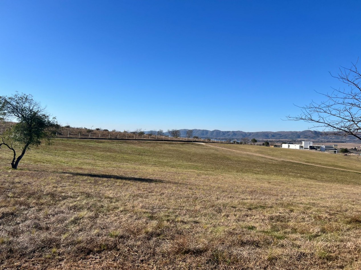 VENTA DE LOTE EN ALTOS DEL CORRAL - LOS REARTES
