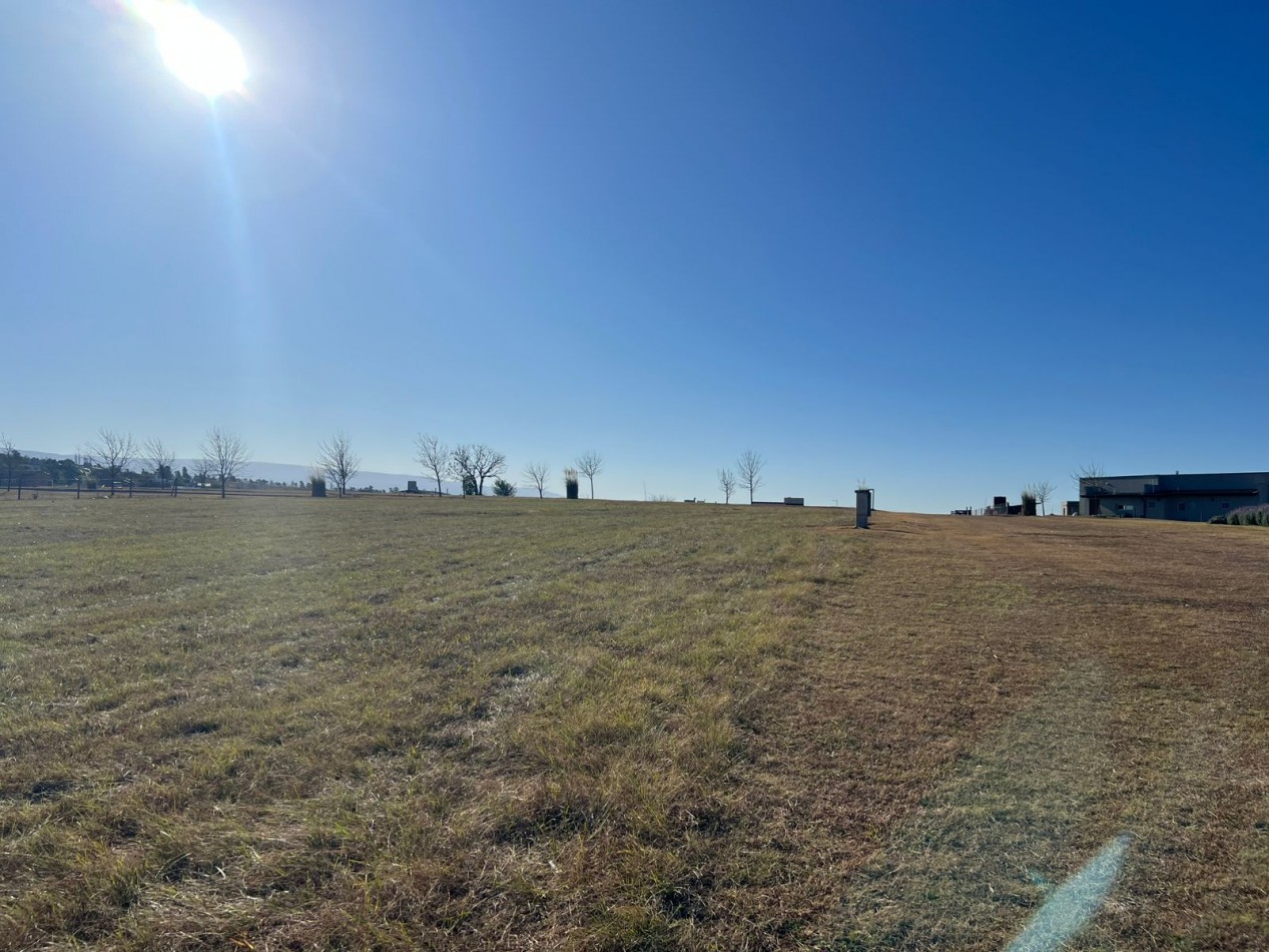 VENTA DE LOTE EN ALTOS DEL CORRAL - LOS REARTES