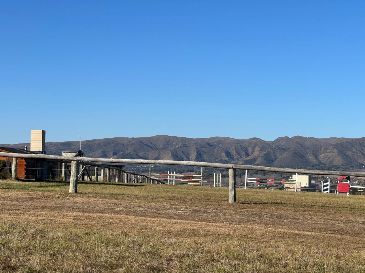 VENTA DE LOTE EN ALTOS DEL CORRAL - LOS REARTES