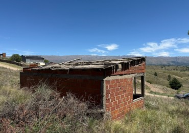 LOTE CON CONSTRUCCION EN VILLA YACANTO 